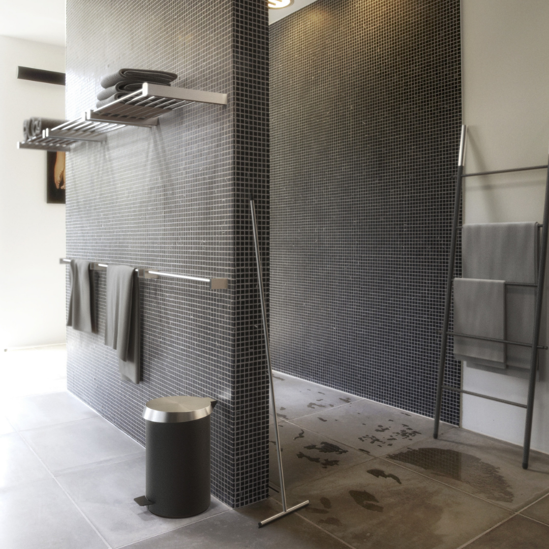Zubehör für das Badezimmer von FROST
