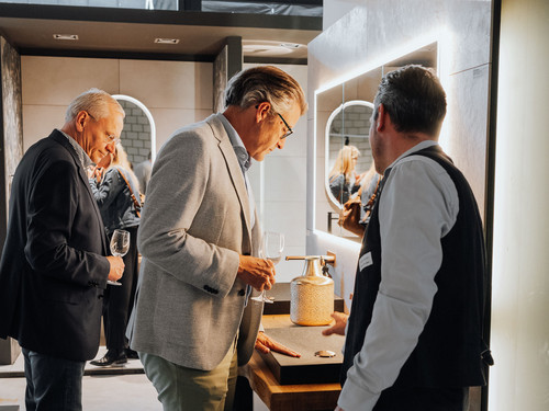 Event Design/ & more in Cham Präsentation Marmobisa AG Naturpdoutke Granit Holz
